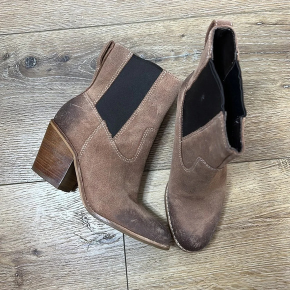 Cole Haan Graham Short Boot in Sequoia Suede Size 5 1/2B - Picture 2 of 10